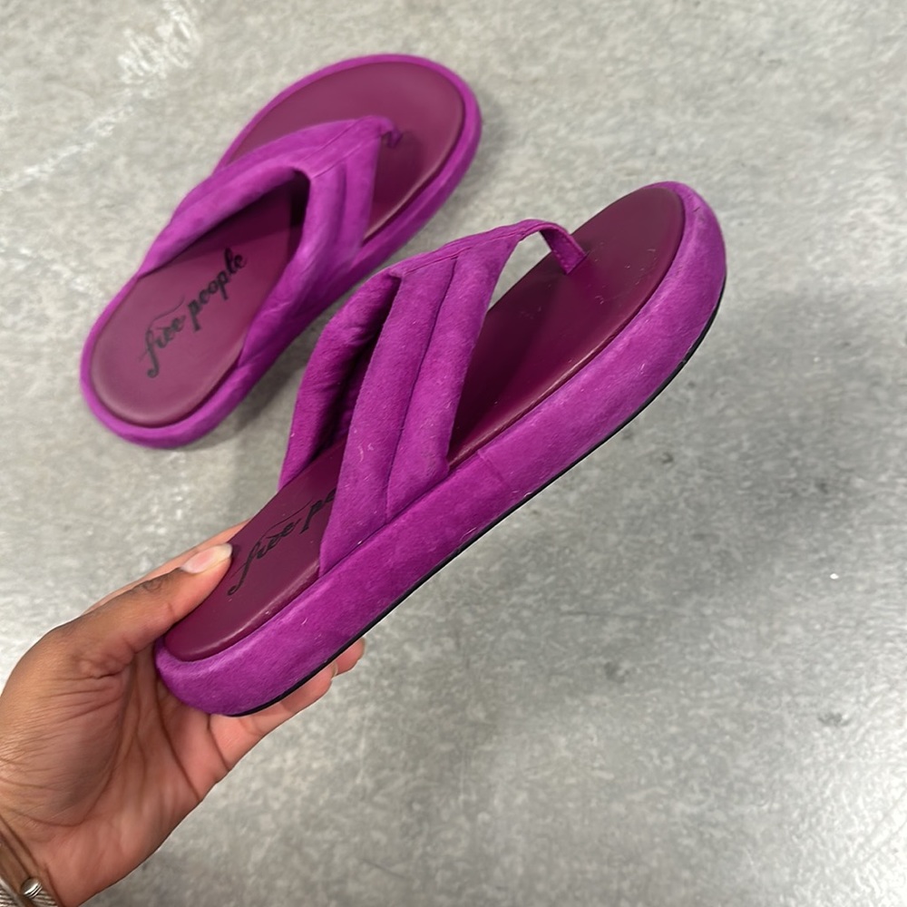 NEW FREE PEOPLE Wonderland Verbena Flip Flop Sandals size 36.5